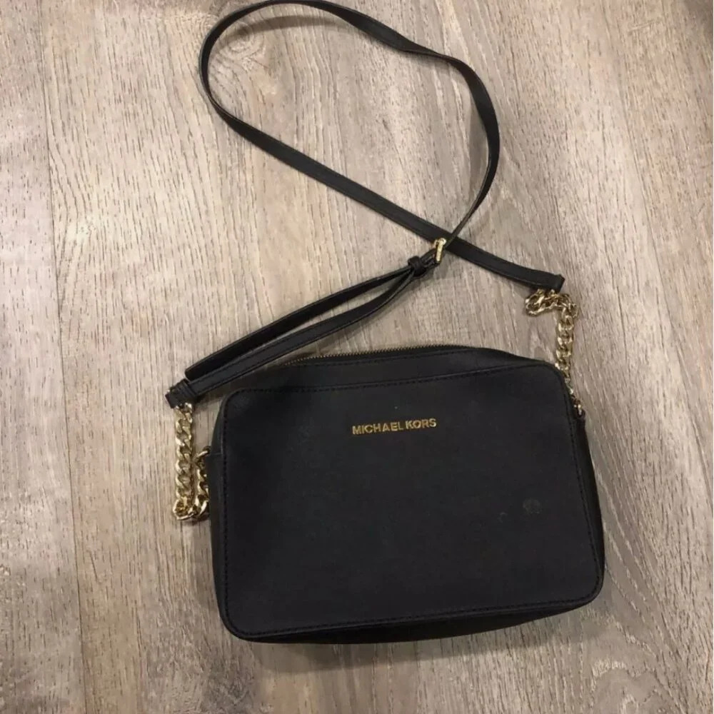 Michael Kors Women's Jet Set Crossbody - Plain Black Leather